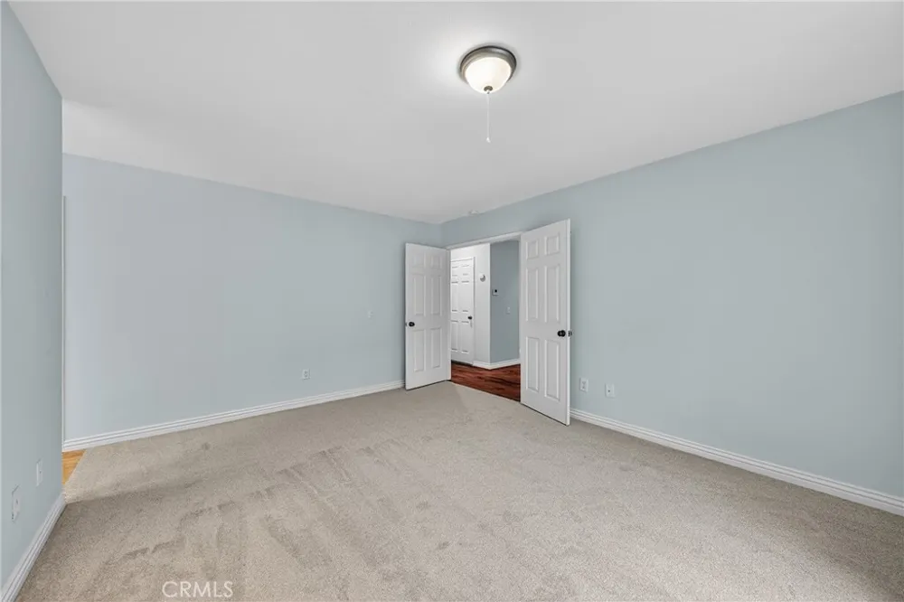 26 Lakeshore Irvine, CA 92604