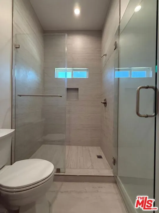 15832 Blackhawk Street Los Angeles, CA 91344