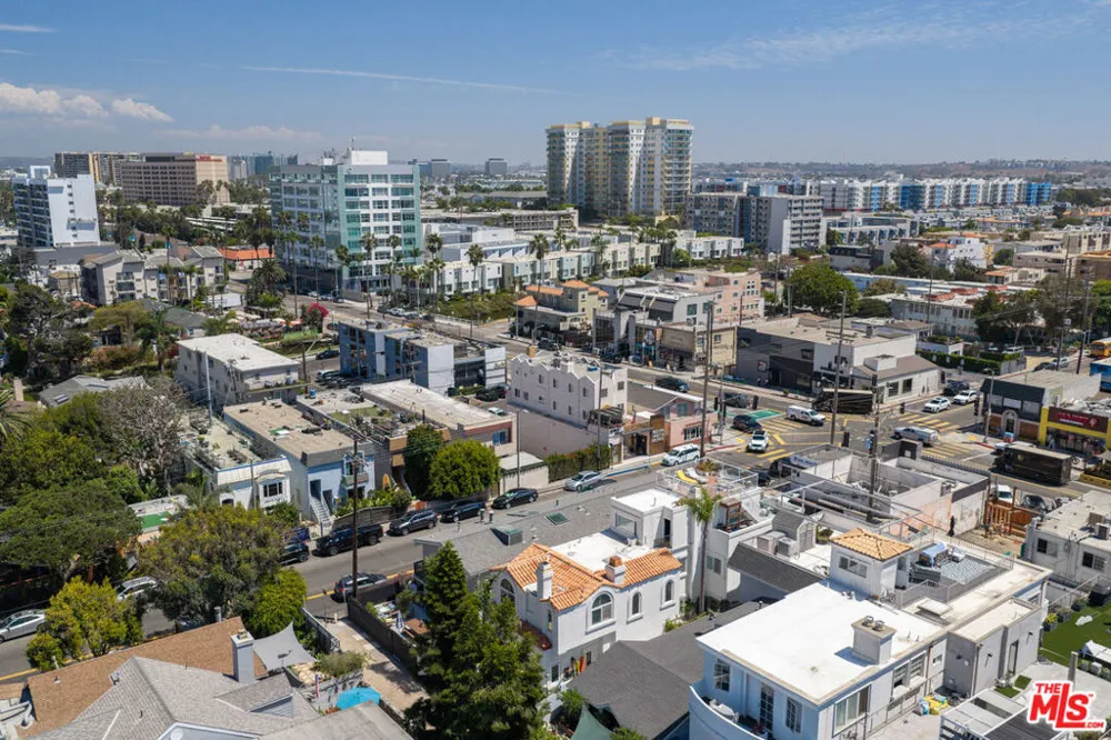 40 30th Avenue Venice, CA 90291