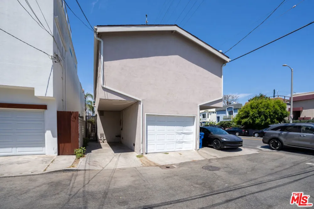 40 30th Avenue Venice, CA 90291