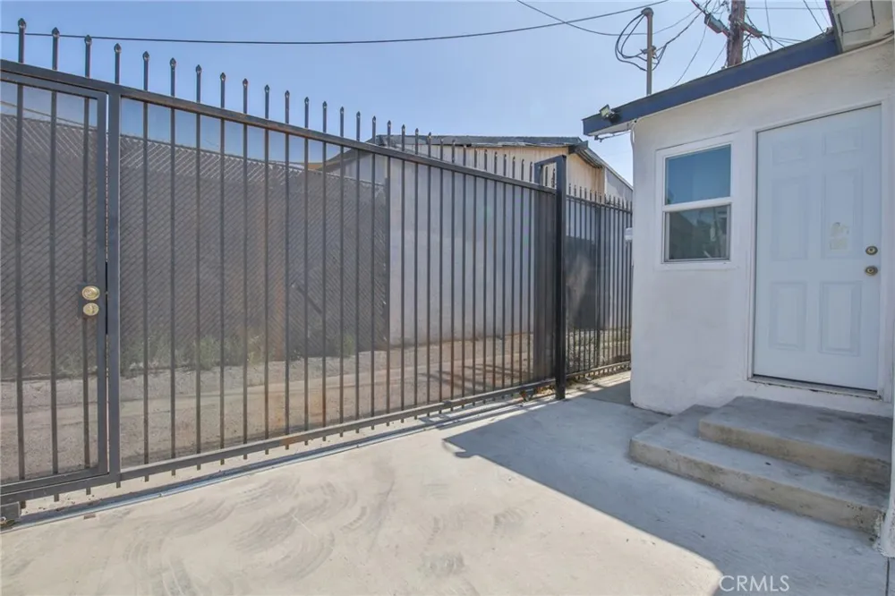 1471 E 41st Los Angeles, CA 90011