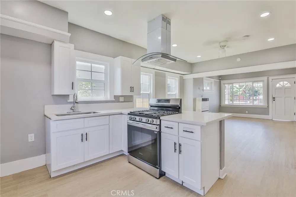 1471 E 41st Los Angeles, CA 90011