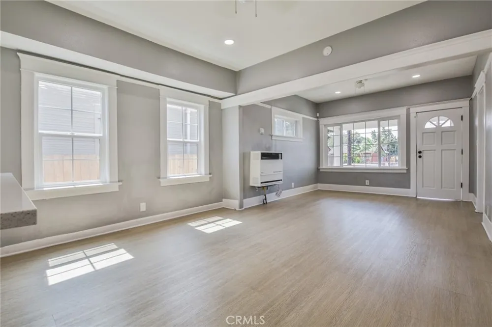 1471 E 41st Los Angeles, CA 90011