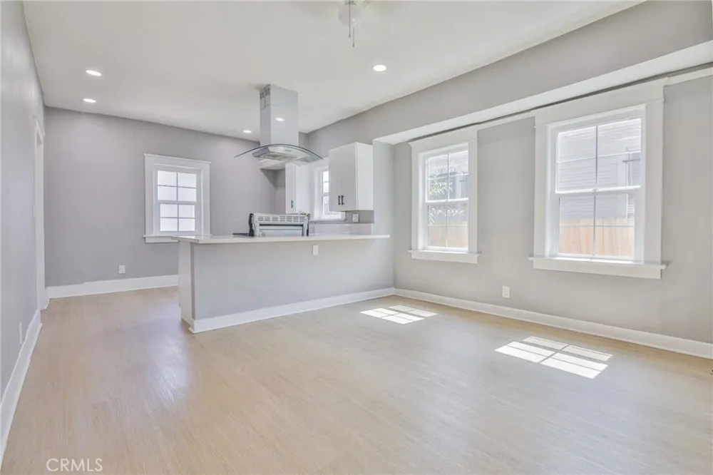 1471 E 41st Los Angeles, CA 90011