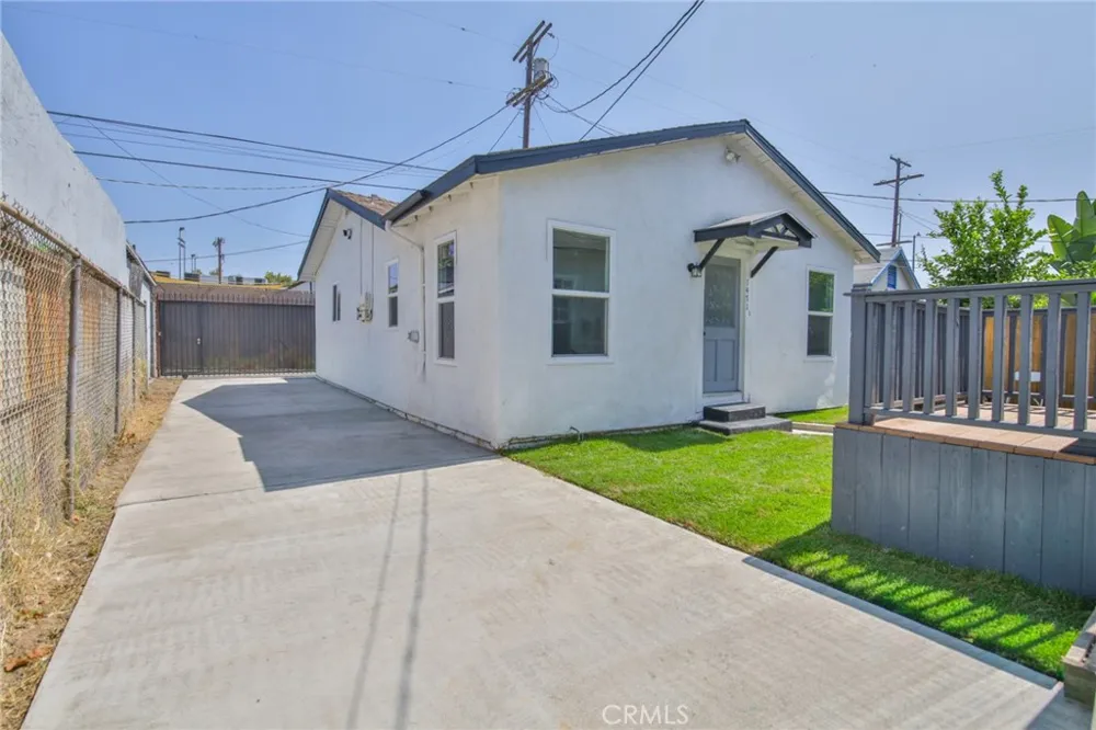 1471 E 41st Los Angeles, CA 90011