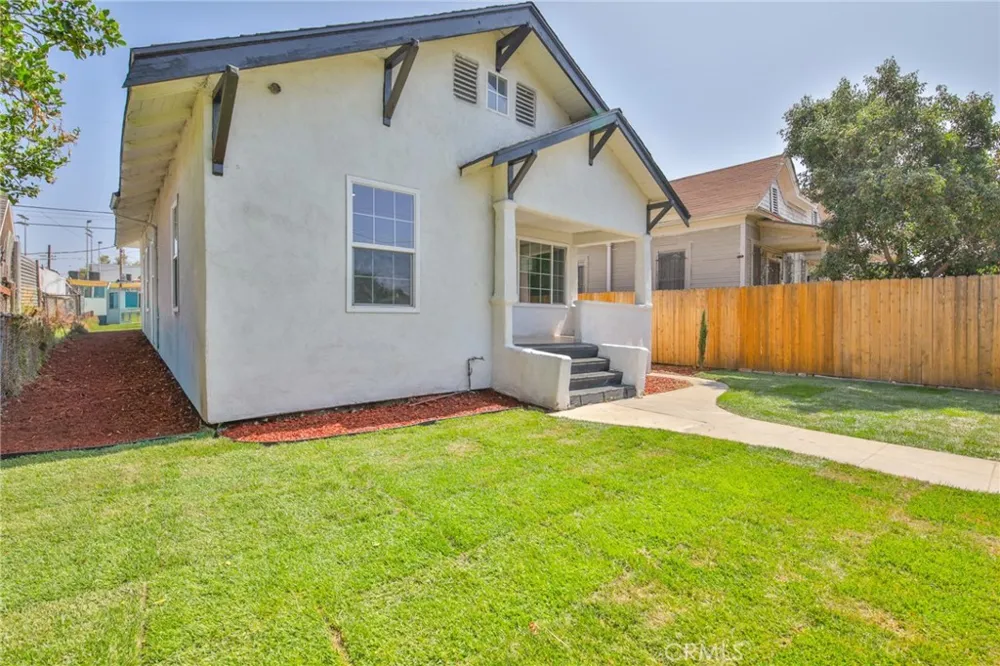 1471 E 41st Los Angeles, CA 90011
