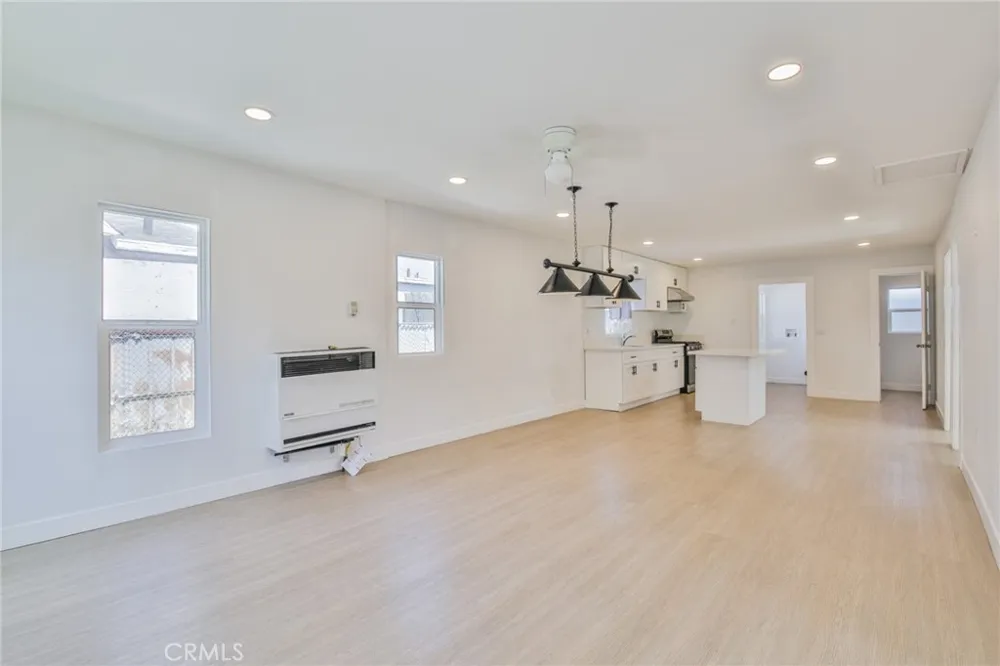 1471 E 41st Los Angeles, CA 90011