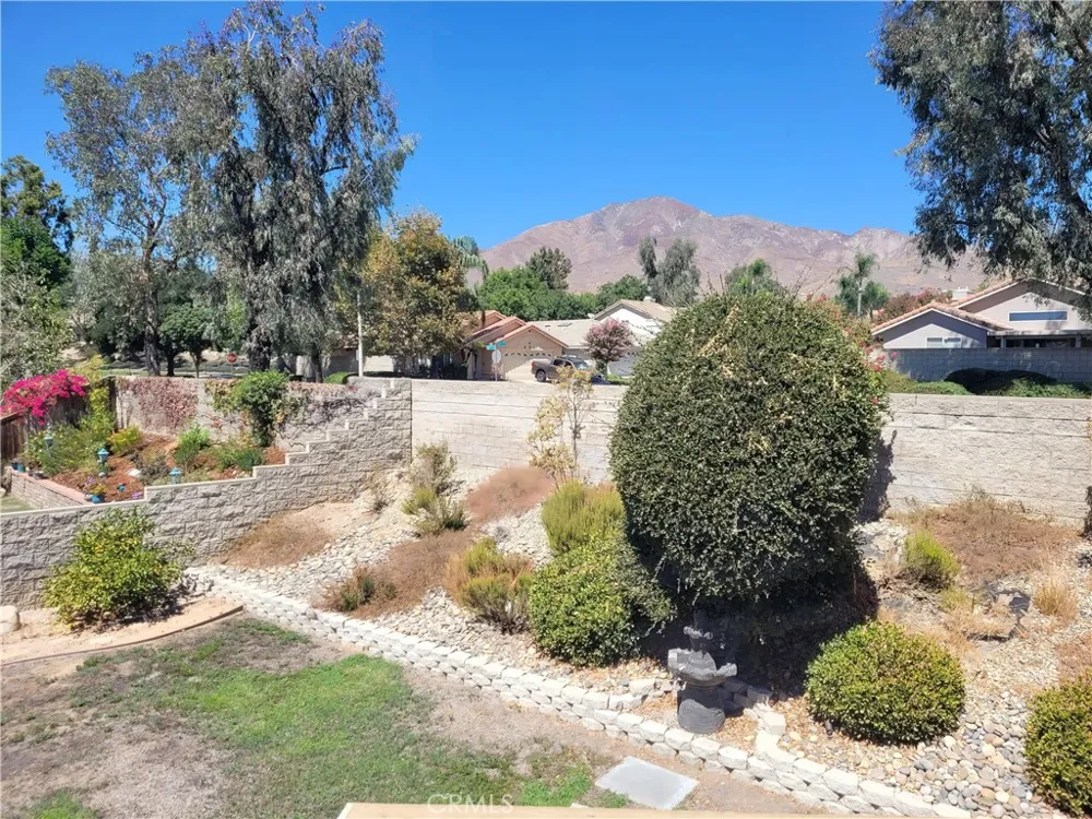 7814 Aberdeen Lane Highland, CA 92346