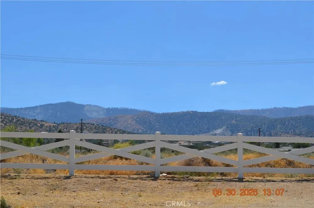 3142 Hermosa Pinon Hills, CA 92372