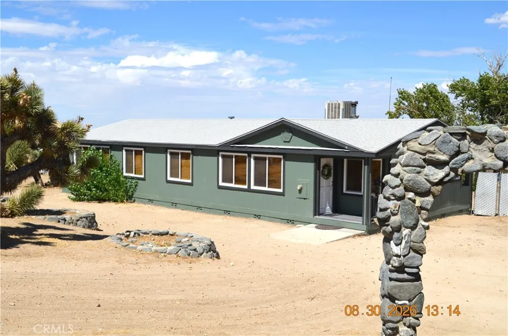 3142 Hermosa Pinon Hills, CA 92372