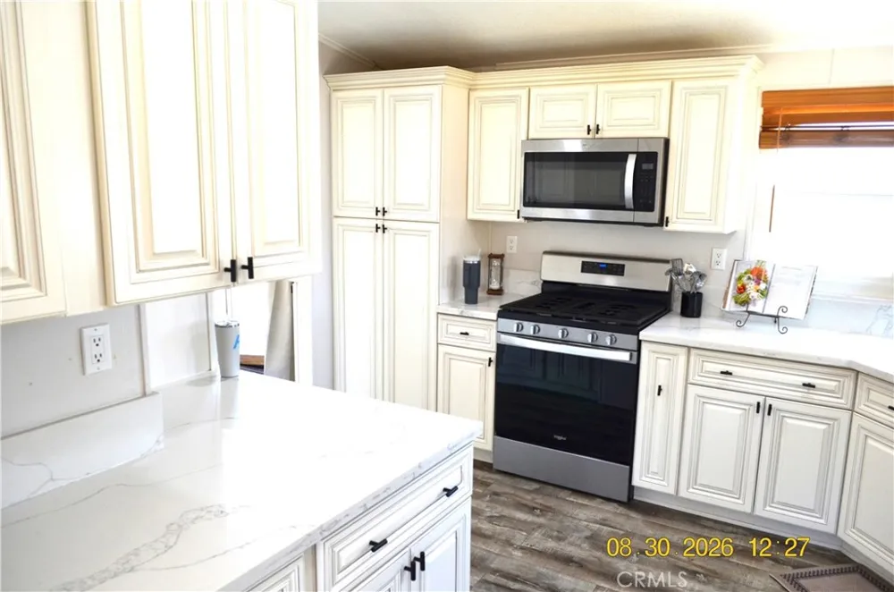 3142 Hermosa Pinon Hills, CA 92372