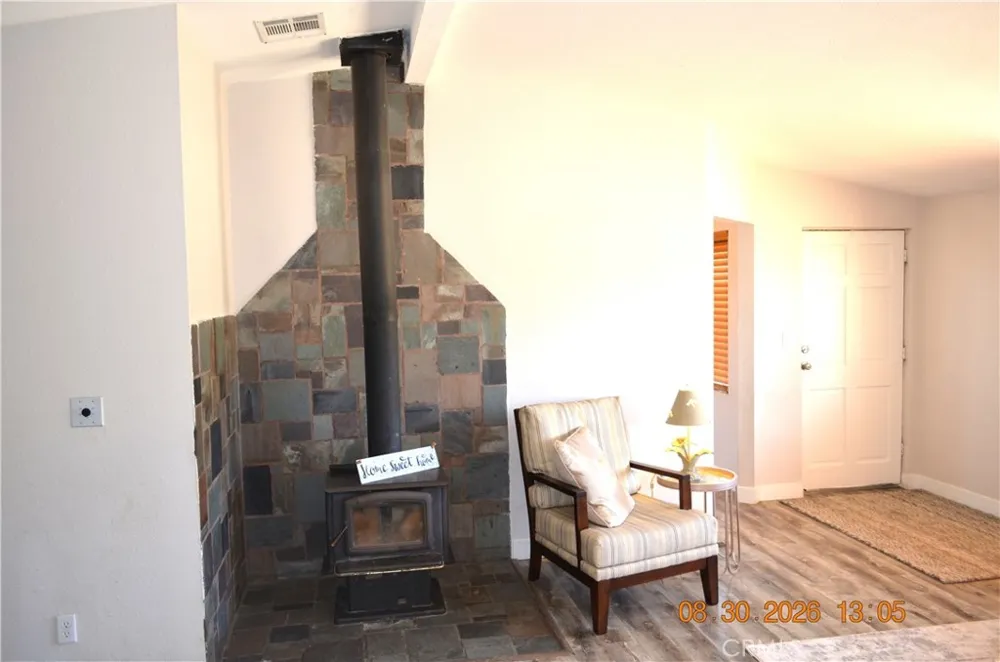3142 Hermosa Pinon Hills, CA 92372