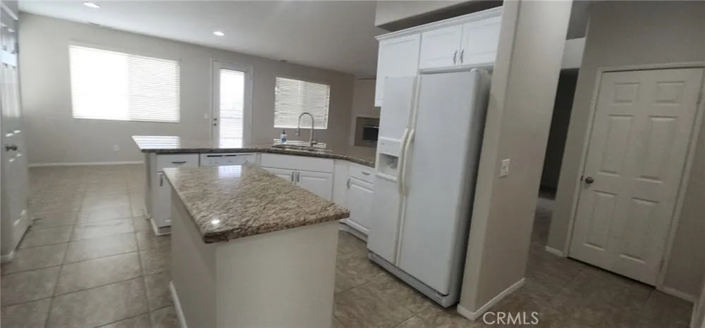 14922 Dragon Tree Adelanto, CA 92301