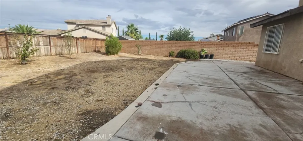 14922 Dragon Tree Adelanto, CA 92301