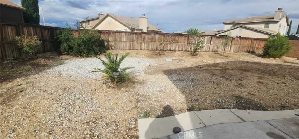 14922 Dragon Tree Adelanto, CA 92301