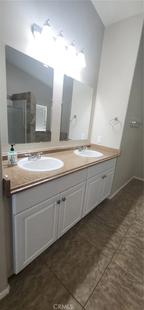 14922 Dragon Tree Adelanto, CA 92301