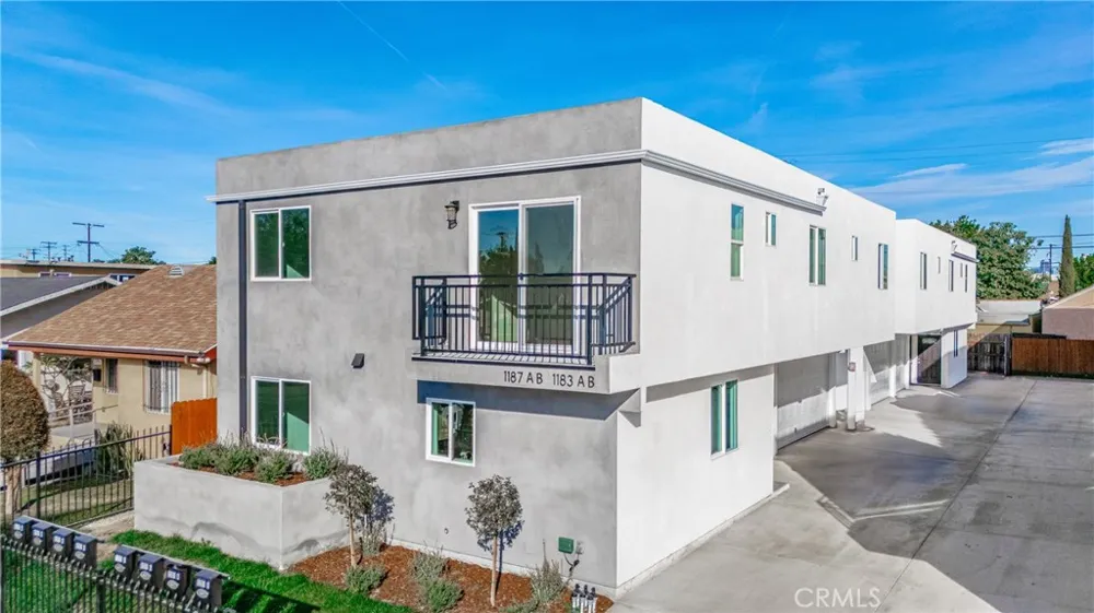 1201 E 59th Place Los Angeles, CA 90001