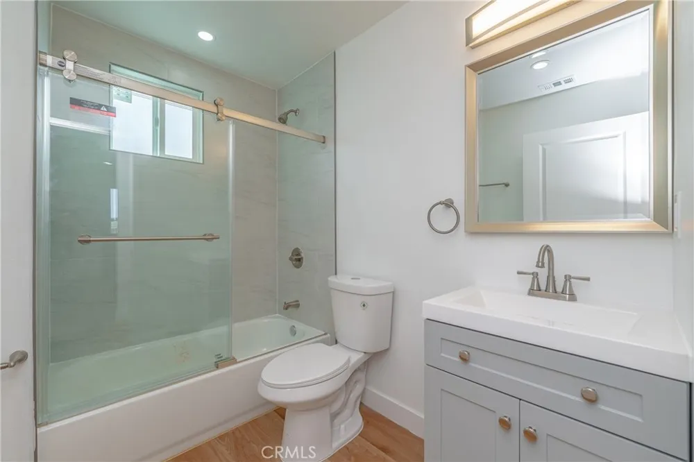 1201 E 59th Place Los Angeles, CA 90001