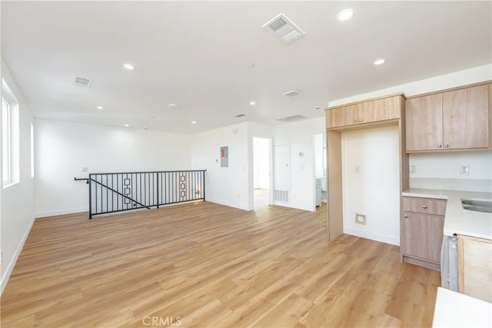1201 E 59th Place Los Angeles, CA 90001