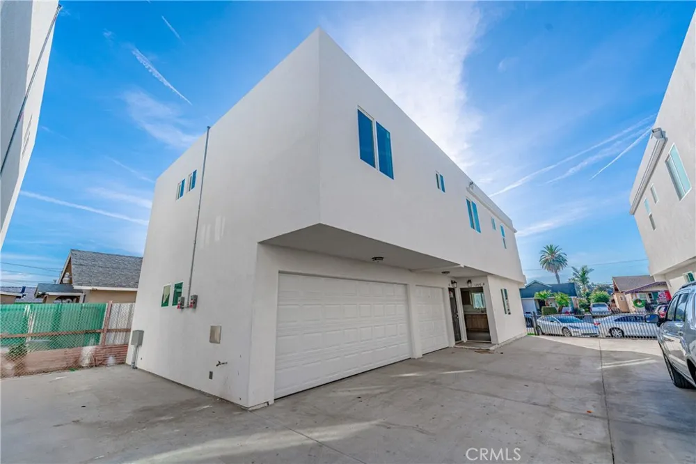 1201 E 59th Place Los Angeles, CA 90001