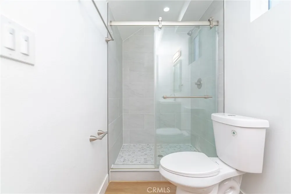 1201 E 59th Place Los Angeles, CA 90001