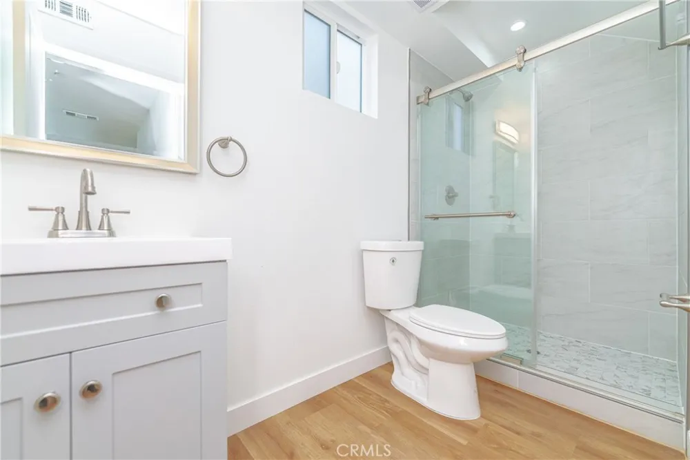 1201 E 59th Place Los Angeles, CA 90001