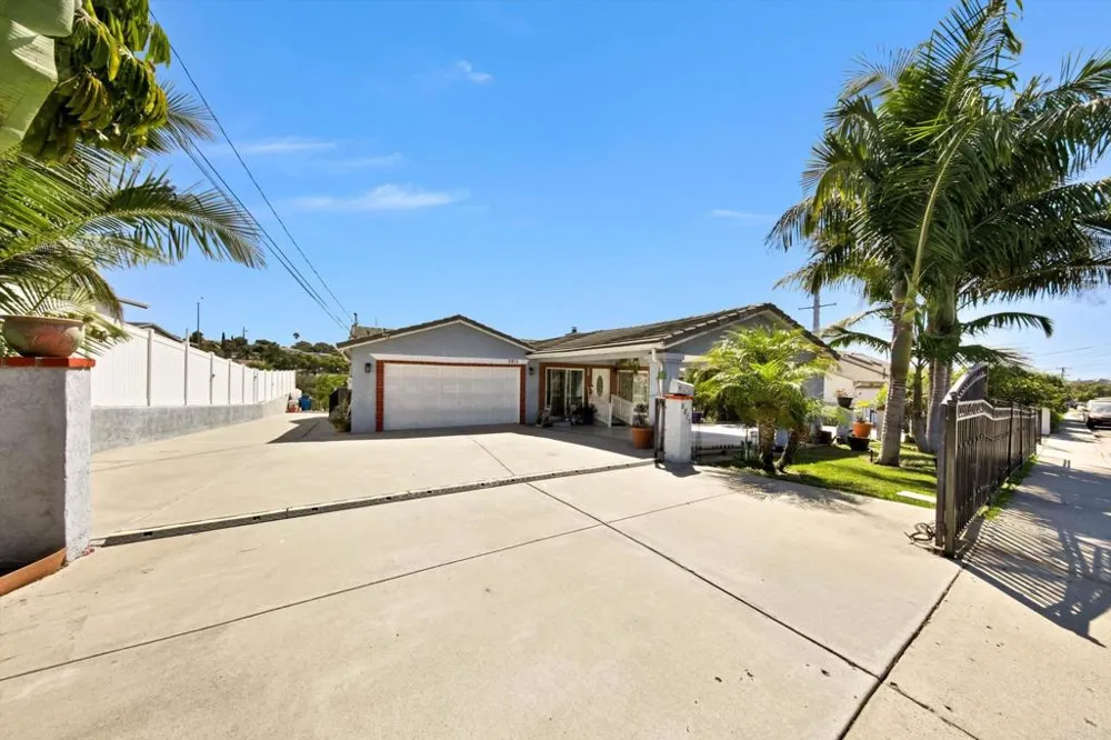 2815 Prospect Street National City, CA 91950
