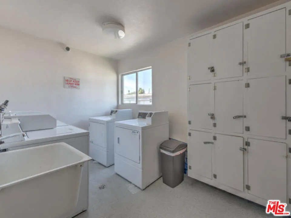 4637 Willis Avenue #108 Sherman Oaks, CA 91403