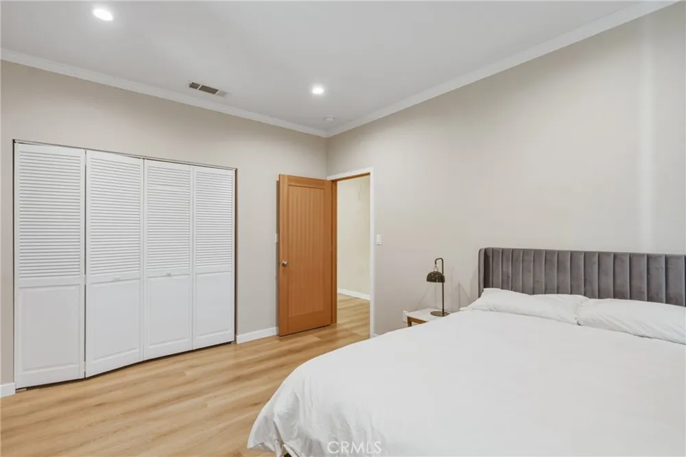 1912 Canyon #1/2 Los Angeles, CA 90068
