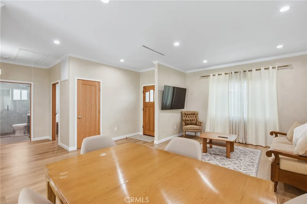 1912 Canyon #1/2 Los Angeles, CA 90068