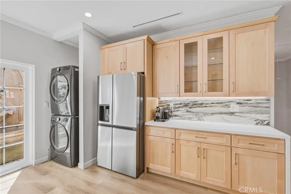 1912 Canyon #1/2 Los Angeles, CA 90068