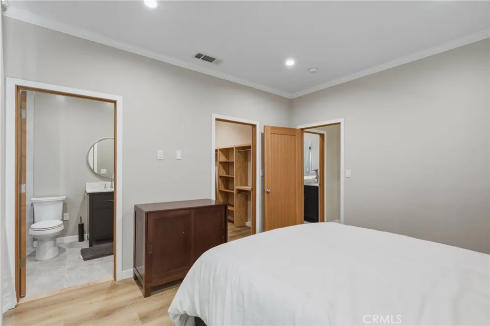 1912 Canyon #1/2 Los Angeles, CA 90068