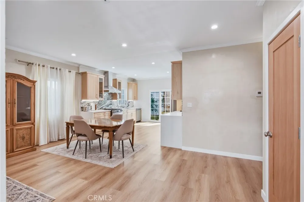 1912 Canyon #1/2 Los Angeles, CA 90068