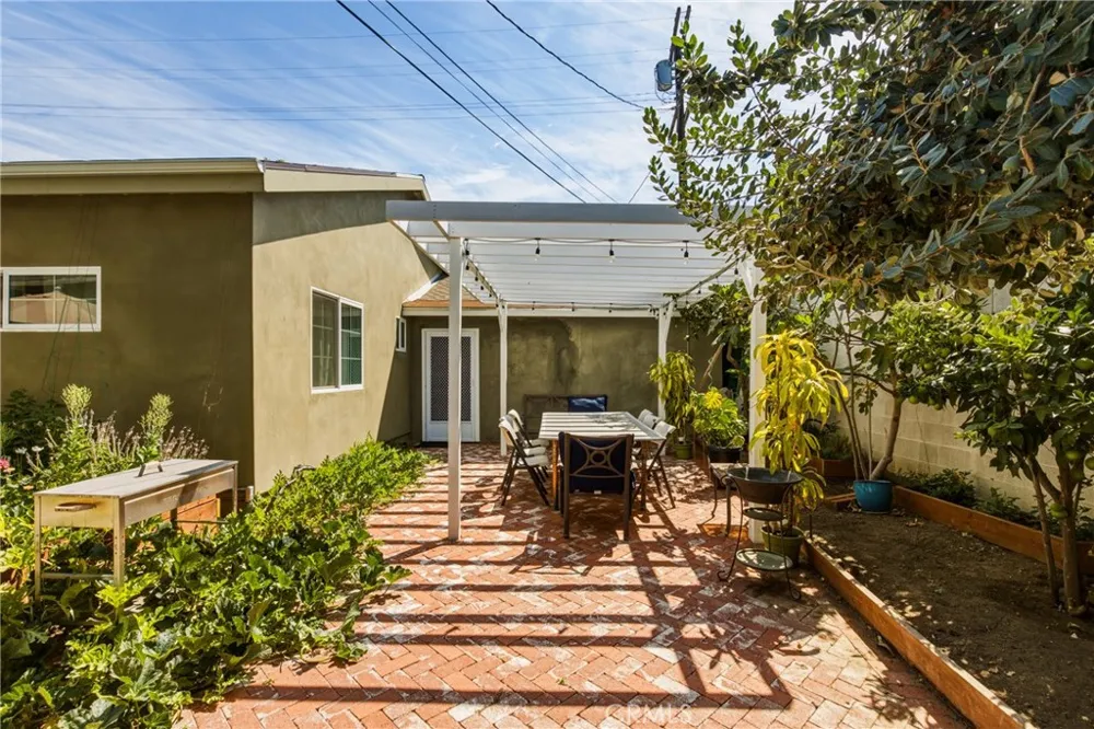 1912 Canyon #1/2 Los Angeles, CA 90068