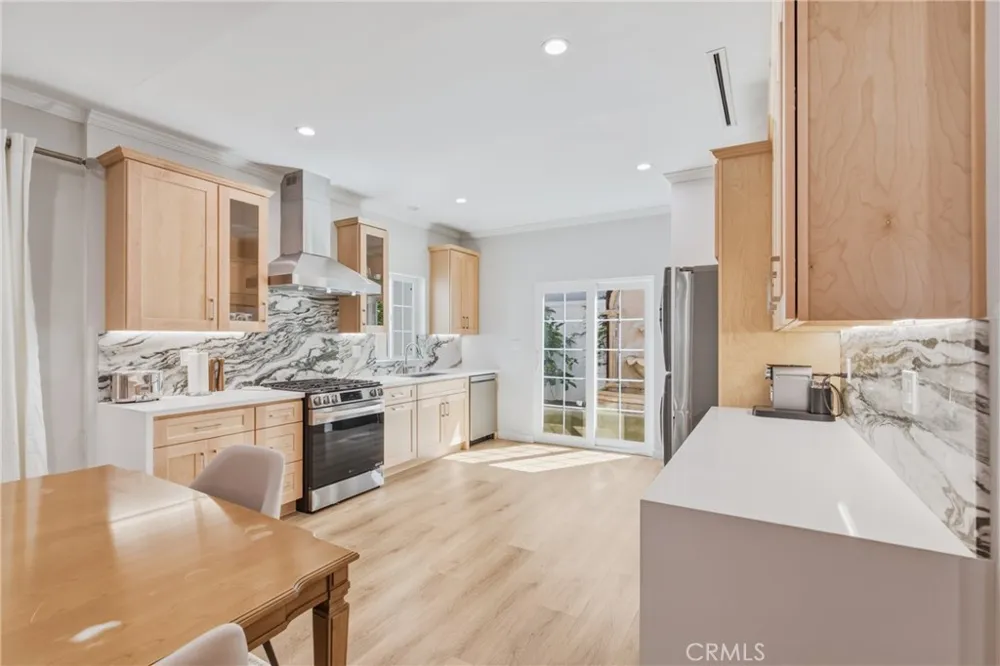 1912 Canyon #1/2 Los Angeles, CA 90068