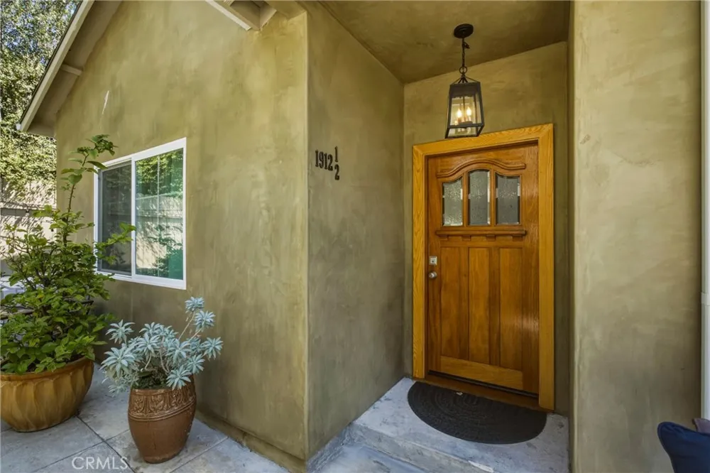 1912 Canyon #1/2 Los Angeles, CA 90068