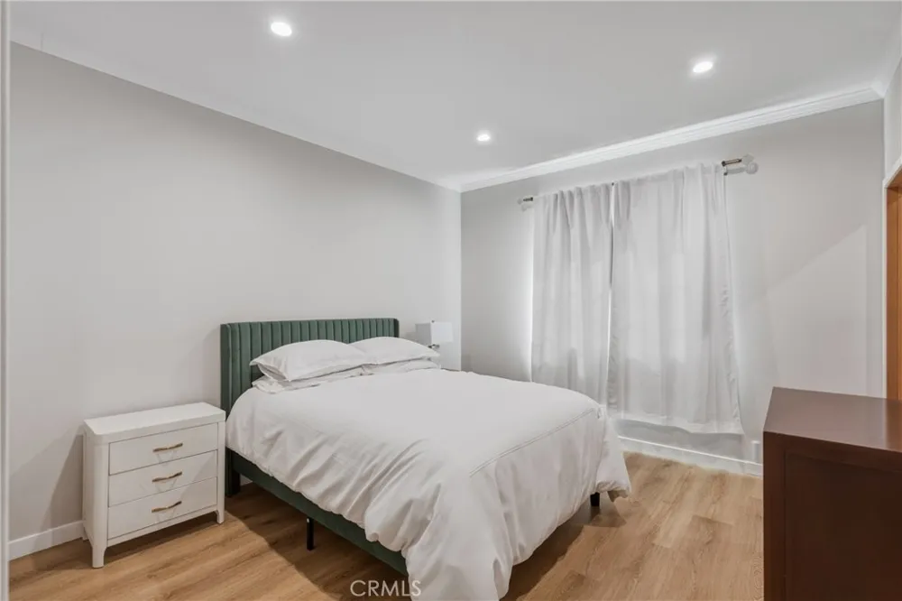1912 Canyon #1/2 Los Angeles, CA 90068