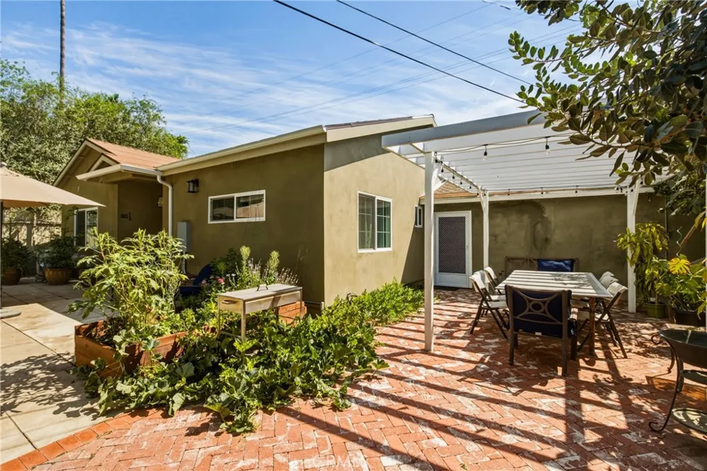 1912 Canyon #1/2 Los Angeles, CA 90068