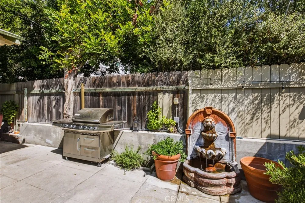 1912 Canyon #1/2 Los Angeles, CA 90068