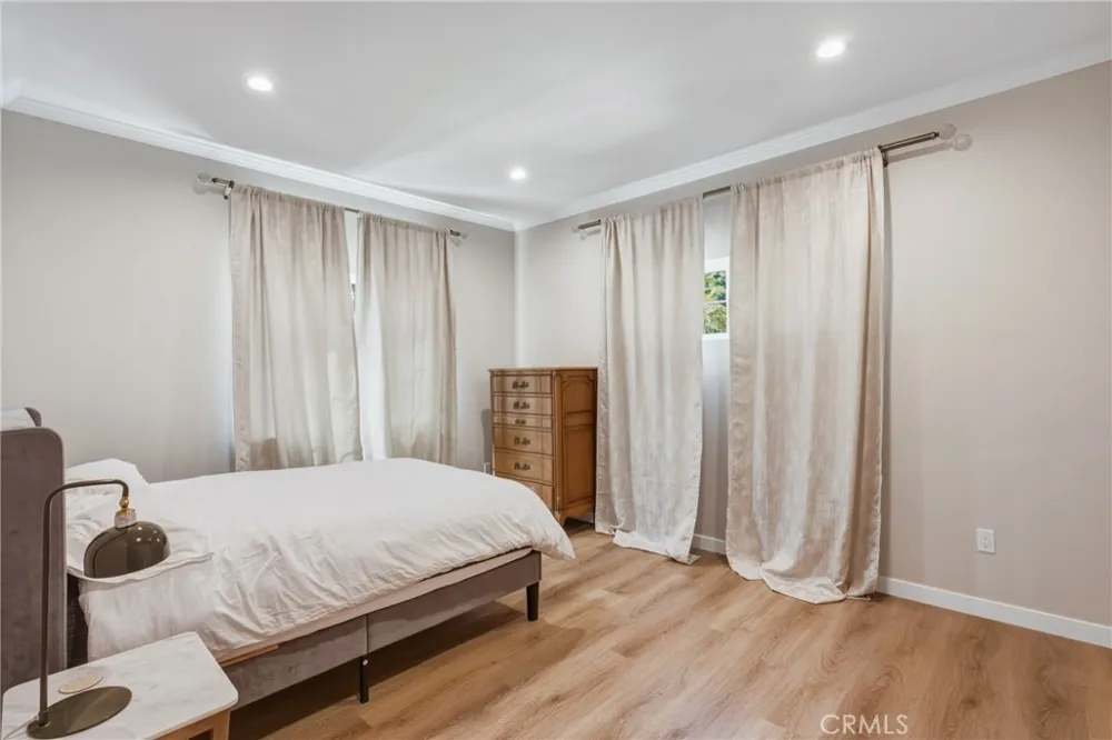 1912 Canyon #1/2 Los Angeles, CA 90068