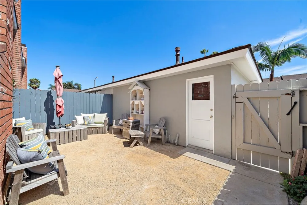 8215 Deerfield Drive Huntington Beach, CA 92646