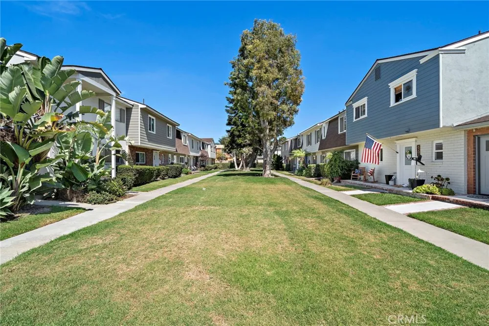 8215 Deerfield Drive Huntington Beach, CA 92646