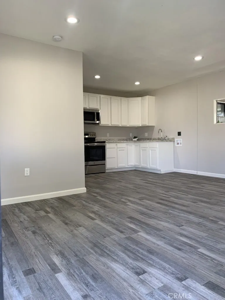 2010 TAMY #1/2 Santa Ana, CA 92706
