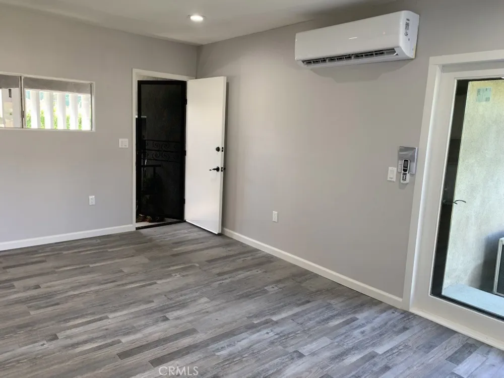 2010 TAMY #1/2 Santa Ana, CA 92706