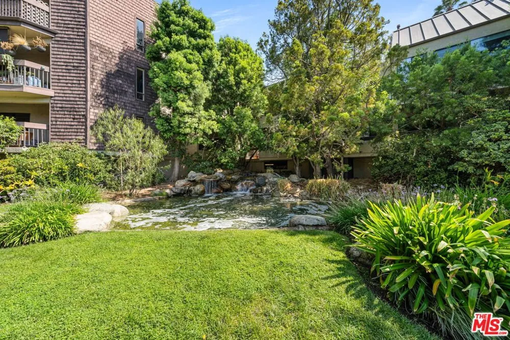 950 Kings Road #230 West Hollywood, CA 90069