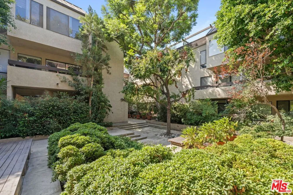 950 Kings Road #230 West Hollywood, CA 90069