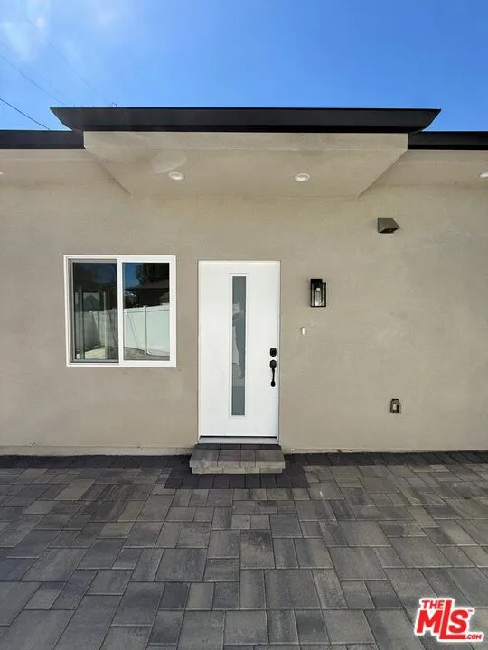 15830 Blackhawk Street Los Angeles, CA 91344