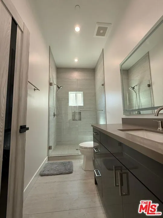 15830 Blackhawk Street Los Angeles, CA 91344