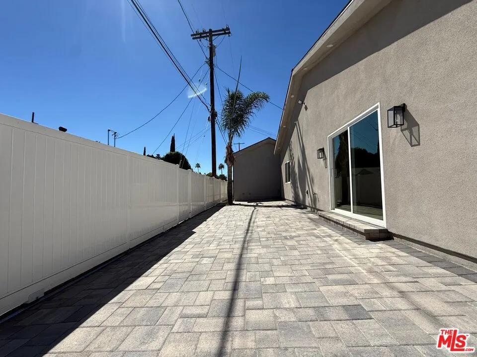 15830 Blackhawk Street Los Angeles, CA 91344