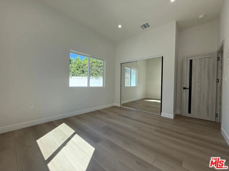 15830 Blackhawk Street Los Angeles, CA 91344